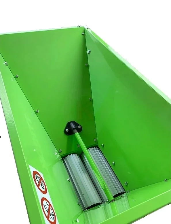 Електрическа гроздомелачка с роначка Тунджа ГМЕ 750 – 750 W, 1500 кг/ч МЕЛАЧКИ И ПРЕСИ Електрическа гроздомелачка с роначка Тунджа ГМЕ 750 – 750 W и производителност до 1500 кг/ч. Алуминиеви валяци и отделяне на чепките.